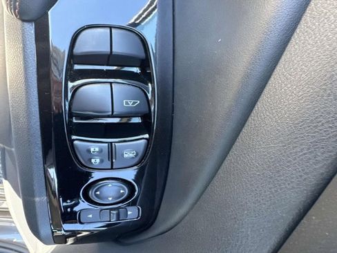 Used 2025 Nissan Altima 2.5 SR image 8