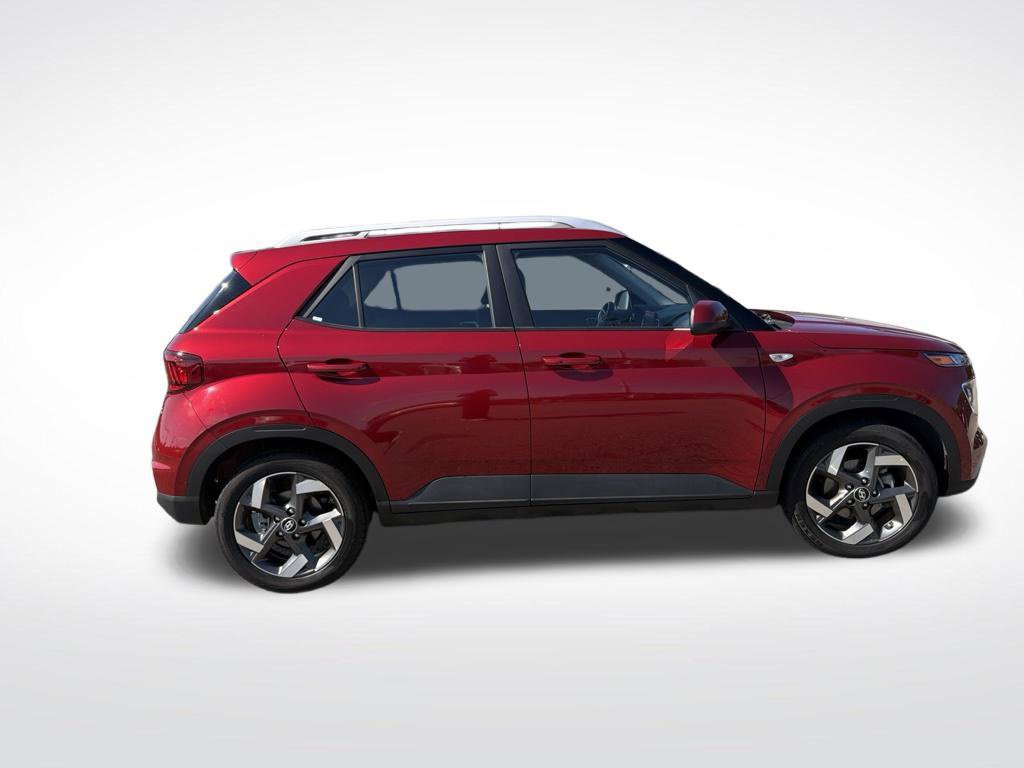 Used 2026 Hyundai Venue SEL FWD image 8