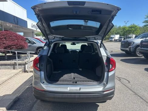 Used 2023 GMC Terrain SLE w/ Driver Convenience Package AWD/4WD image 30