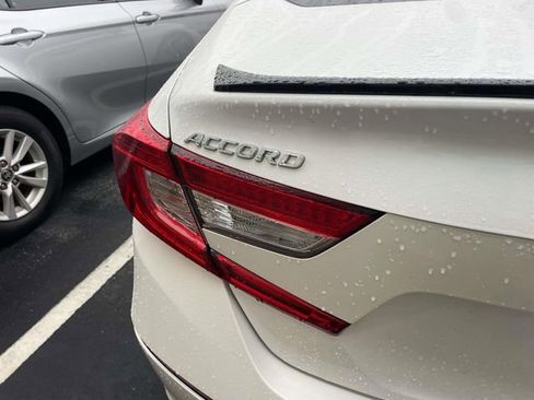 Used 2022 Honda Accord Sport image 11