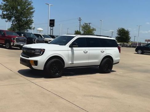 Used 2026 Ford Expedition Tremor AWD/4WD image 4