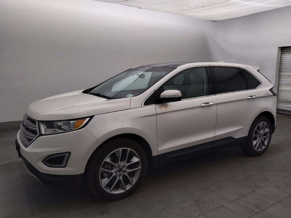 Used 2017 Ford Edge Titanium w/ Technology Package FWD image 2