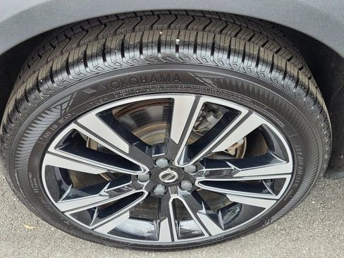 Used 2024 Volvo V60 B5 Cross Country Ultimate AWD/4WD image 9