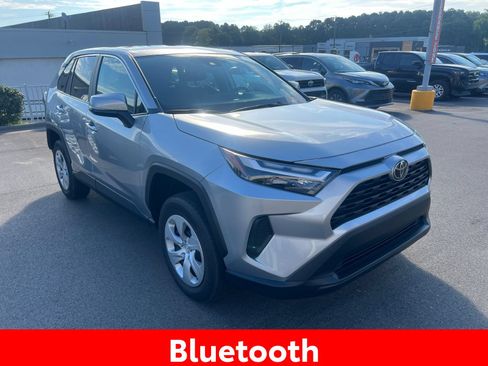 Used 2025 Toyota RAV4 LE FWD image 9