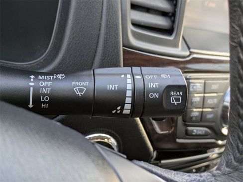 Used 2015 Nissan Pathfinder SL w/ SL Premium Package image 40