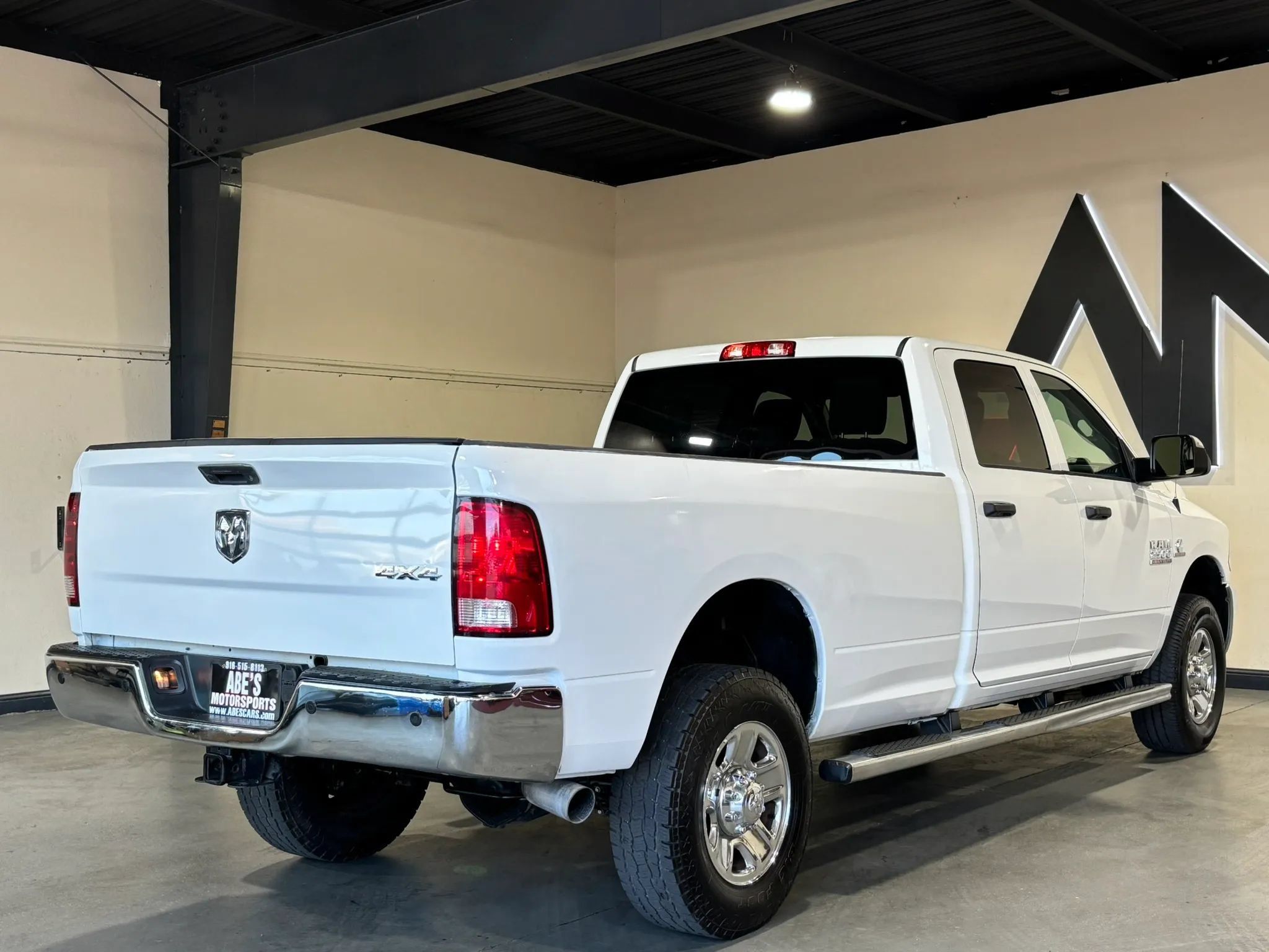 Used 2018 RAM 2500 Tradesman w/ Chrome Appearance Group AWD/4WD image 4