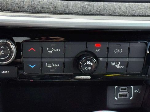 Used 2022 Jeep Compass Latitude AWD/4WD image 25