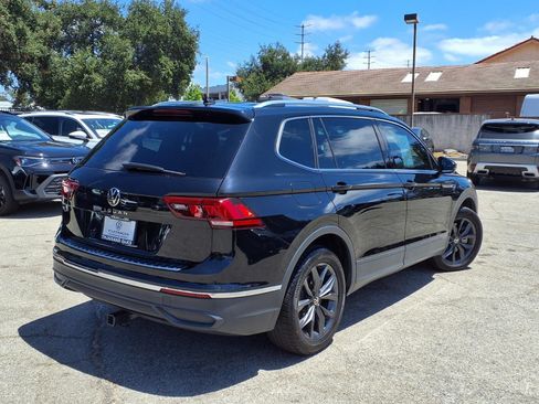 Used 2023 Volkswagen Tiguan SE w/ Panoramic Sunroof Package FWD image 5