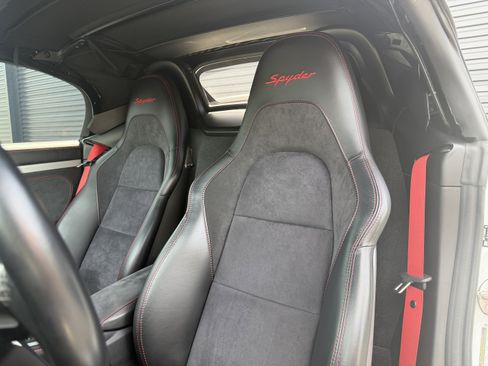 Used 2020 Porsche 718 Boxster Spyder RWD image 12