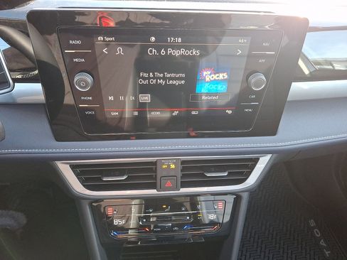 New 2026 Volkswagen Taos SEL image 9