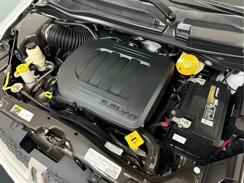 Used 2019 Dodge Grand Caravan SXT FWD image 16