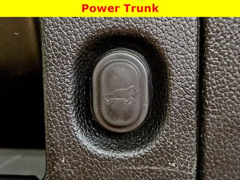 Used 2020 Cadillac Escalade ESV Premium Luxury image 35