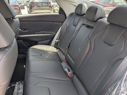 New 2025 Hyundai Elantra Limited image 15