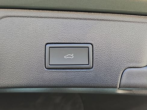 New 2026 Volkswagen Atlas Cross Sport SE image 8