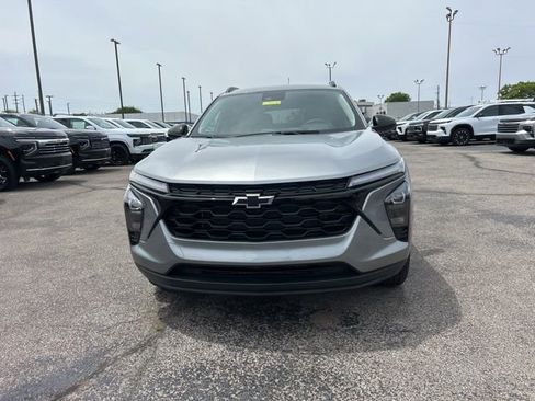 New 2026 Chevrolet Trax LT FWD image 8