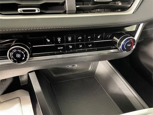 New 2026 Chevrolet Equinox LT image 6