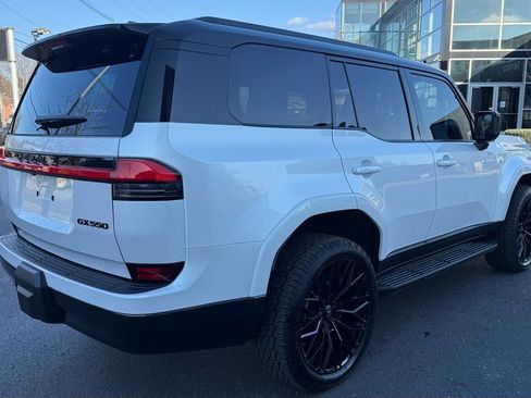 Used 2025 Lexus GX 550 w/ Accessory Package (Z1) image 8