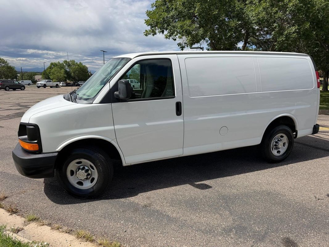 Used 2012 Chevrolet Express 3500 RWD image 3