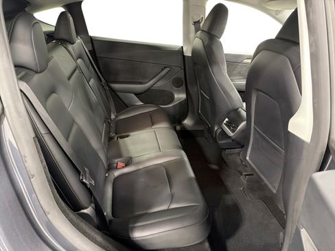 Certified 2023 Tesla Model Y Long Range AWD/4WD image 11