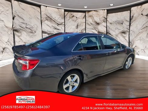 Used 2014 Toyota Camry SE FWD image 4