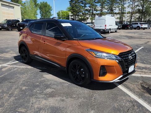 Used 2024 Nissan Kicks SR w/ SR Premium Package FWD image 17