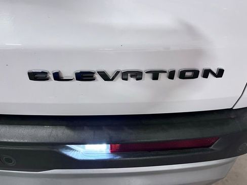 Used 2024 GMC Acadia Elevation FWD image 33