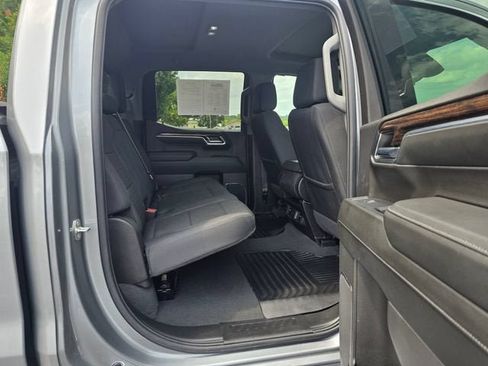 Used 2024 GMC Sierra 1500 SLE w/ Preferred Package AWD/4WD image 16