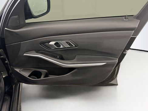 Used 2021 BMW 330e xDrive image 34