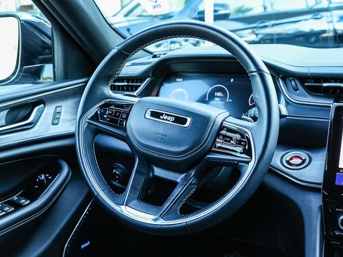 Used 2022 Jeep Grand Cherokee Overland image 23