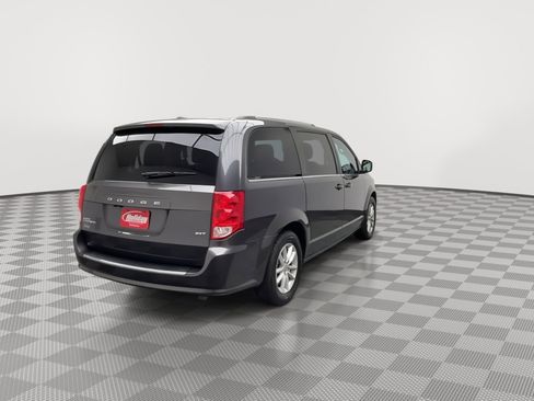 Used 2020 Dodge Grand Caravan SXT FWD image 32