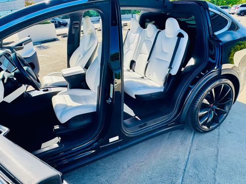 Used 2019 Tesla Model X 100D image 22