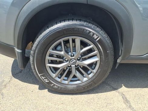 Used 2023 Nissan Rogue S AWD/4WD image 10
