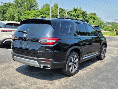 Used 2023 Honda Pilot Elite image 4