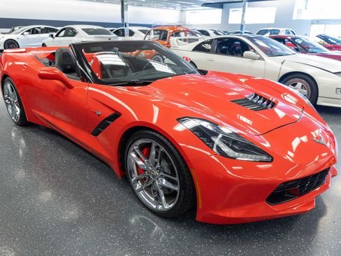 Used 2014 Chevrolet Corvette Stingray Convertible w/ 2LT Preferred Equipment Group RWD image 15