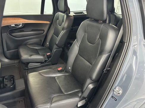 Used 2022 Volvo XC90 T6 Momentum w/ Climate Package image 14