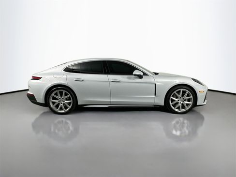 Certified 2025 Porsche Panamera image 8