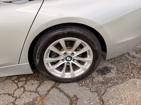 Used 2018 BMW 320i xDrive Sedan image 21