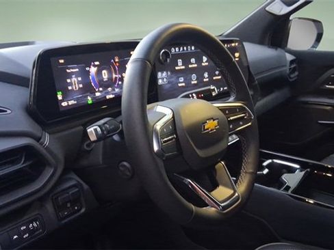 Used 2025 Chevrolet Silverado EV LT image 28