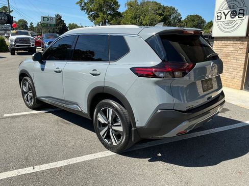 Used 2023 Nissan Rogue SL w/ SL Premium Package FWD image 3
