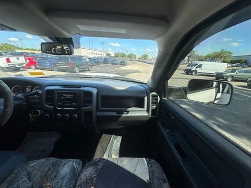 Used 2017 RAM 2500 Tradesman w/ Chrome Appearance Group AWD/4WD image 30