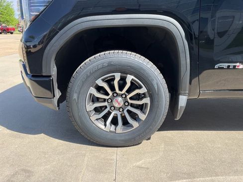 Used 2023 GMC Sierra 1500 AT4 AWD/4WD image 18