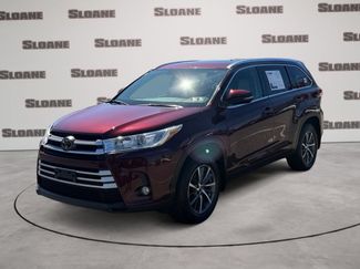 Used 2018 Toyota Highlander XLE AWD/4WD video 1