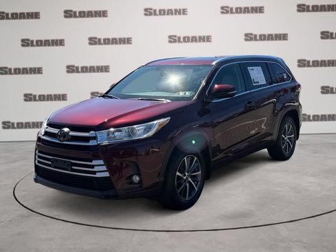 Used 2018 Toyota Highlander XLE AWD/4WD image 1