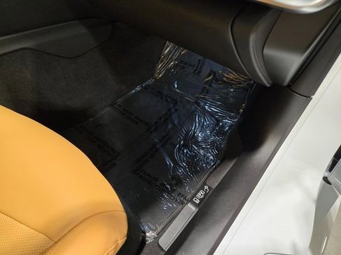 Used 2024 Chevrolet Corvette Stingray Preferred Cpe w/ Z51 Performance Package image 32