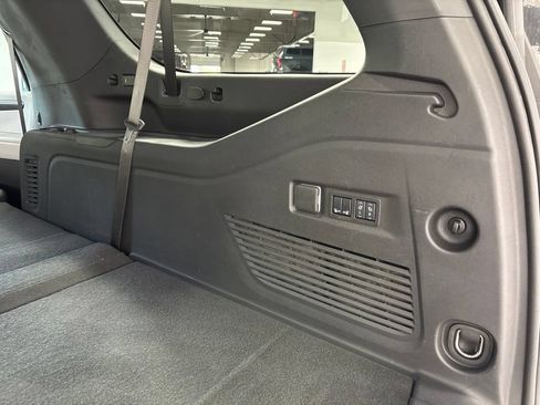Used 2025 Chevrolet Suburban Premier AWD/4WD image 70