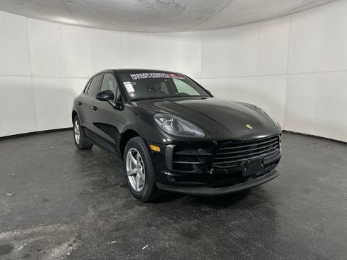 Used 2020 Porsche Macan AWD/4WD image 2