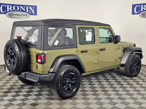 Used 2025 Jeep Wrangler Sport image 5