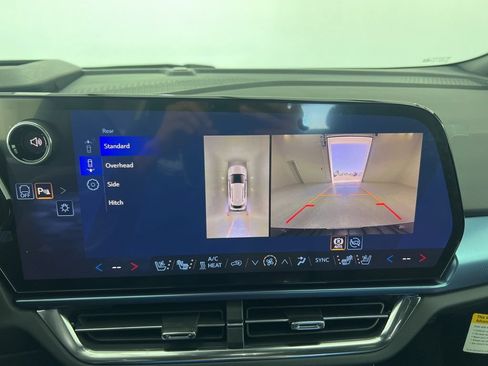 New 2026 Chevrolet Equinox EV LT w/ Convenience Package II FWD image 14