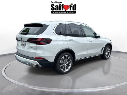 Used 2026 BMW X5 xDrive50e w/ Premium Package AWD/4WD image 4
