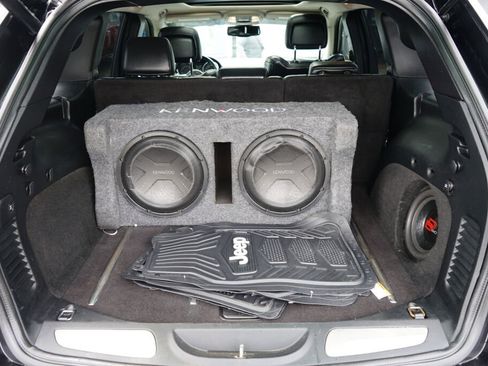 Used 2012 Jeep Grand Cherokee SRT8 w/ Luxury Group II image 26